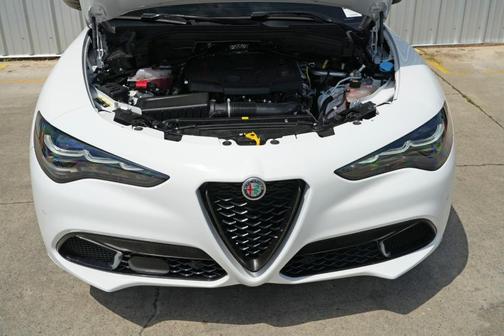 2024 Alfa Romeo Stelvio Base