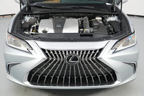 2022 Lexus ES 350 Base