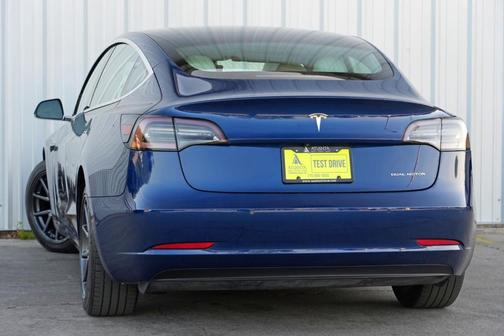 Deep Blue Metallic 2019 Tesla Model 3 Long Range