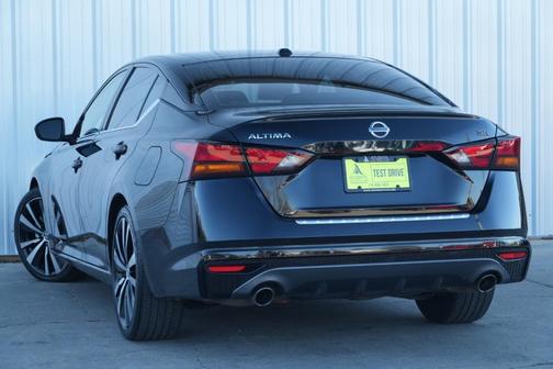 2022 Nissan Altima 2.5 SR