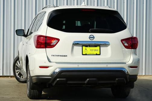 2020 Nissan Pathfinder S