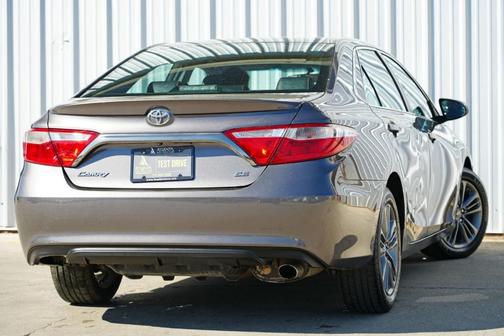 2016 Toyota Camry SE