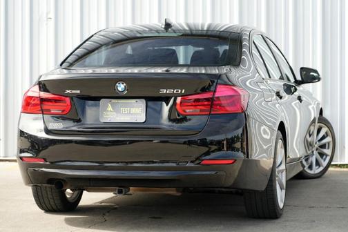 2017 BMW 320 i xDrive