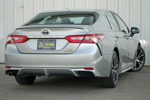 2020 Toyota Camry Hybrid SE