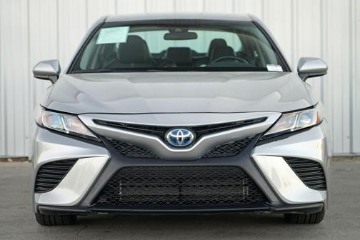 2020 Toyota Camry Hybrid SE