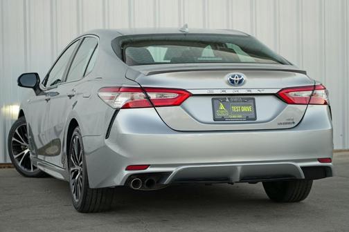 2020 Toyota Camry Hybrid SE