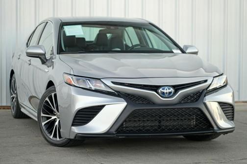2020 Toyota Camry Hybrid SE