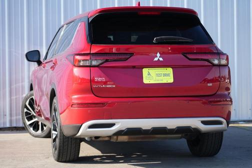 2022 Mitsubishi Outlander SE