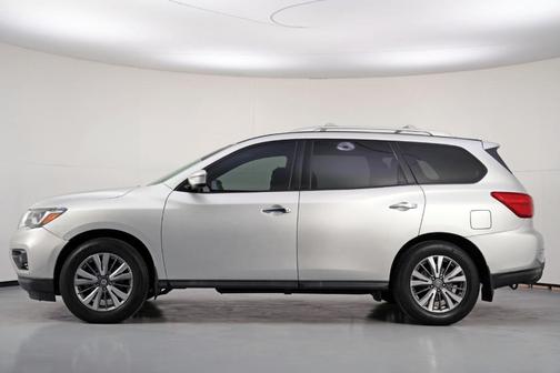 2020 Nissan Pathfinder S