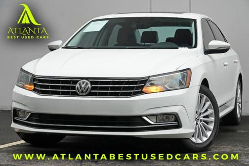 Pure White 2016 Volkswagen Passat 1.8T SE w/Technology