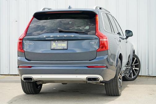 2019 Volvo XC90 T6 Momentum