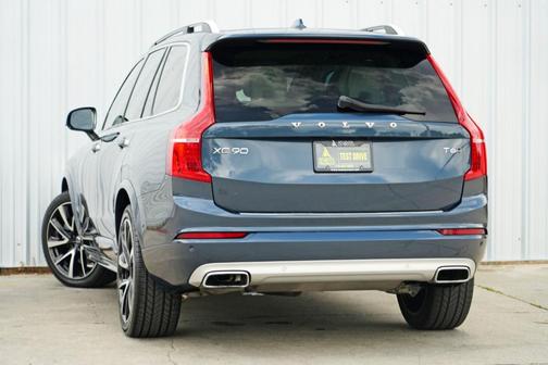 2019 Volvo XC90 T6 Momentum