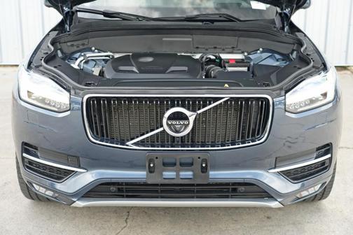 2019 Volvo XC90 T6 Momentum