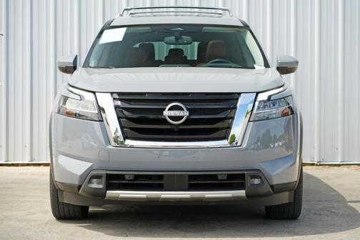 2022 Nissan Pathfinder Platinum