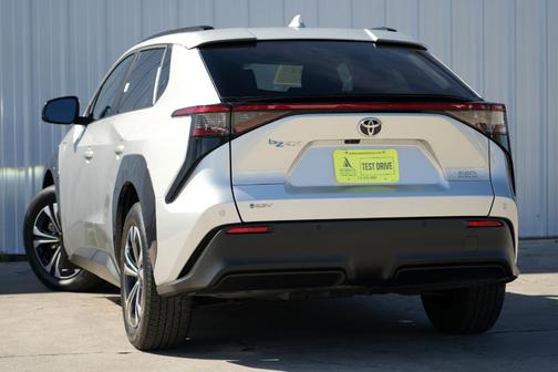 2024 Toyota bZ4X XLE
