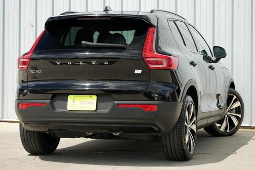 2022 Volvo XC40 Recharge Pure Electric P8 Twin Plus