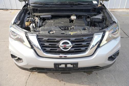 2018 Nissan Pathfinder S