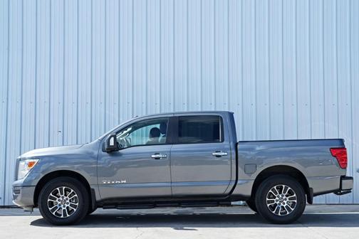 2021 Nissan Titan SV