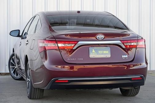 2018 Toyota Avalon Hybrid XLE Premium