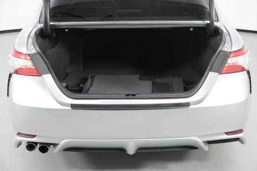 2020 Toyota Camry Hybrid SE