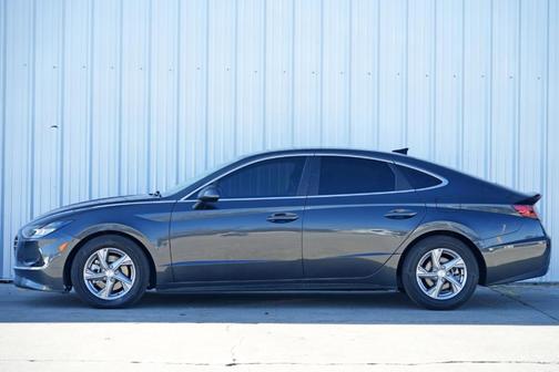 2022 Hyundai SONATA SE