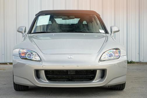 2004 Honda S2000 Base (M6)