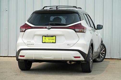2022 Nissan Kicks SV