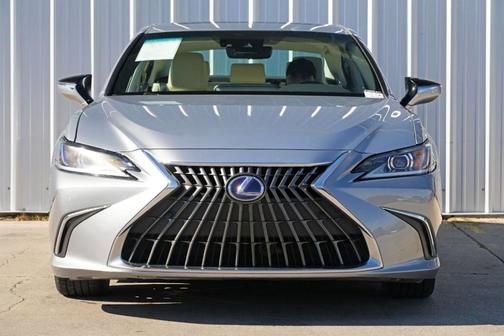 2022 Lexus ES 300h Premium