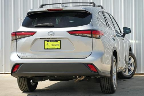 2020 Toyota Highlander LE