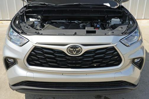 2020 Toyota Highlander LE