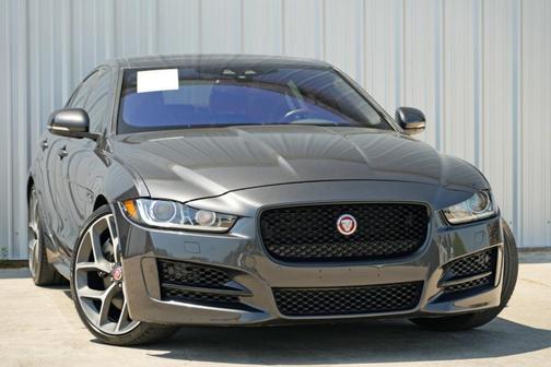 2017 Jaguar XE 35t R-Sport