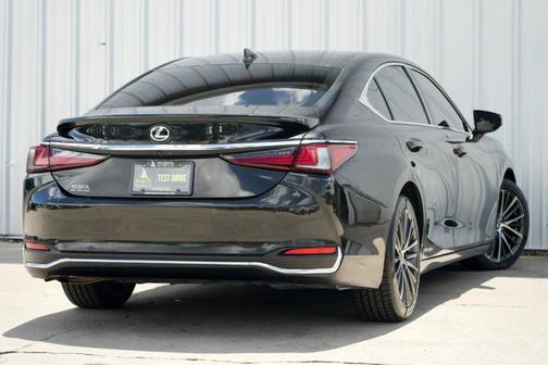 2022 Lexus ES 300h W/ PREMIUM&NAVIGATION PACKAGES