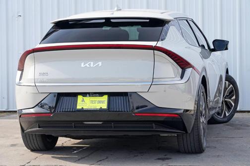 2022 Kia EV6 Wind