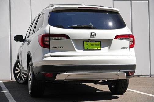 Platinum White Pearl 2021 Honda Pilot EX