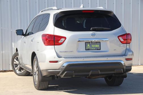 2020 Nissan Pathfinder SL