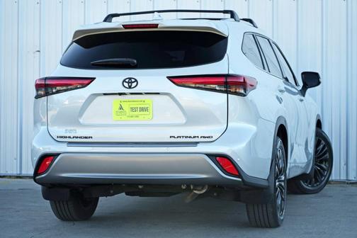 2022 Toyota Highlander Platinum