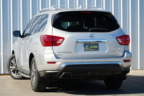 2019 Nissan Pathfinder SV