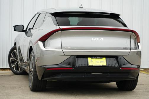 2023 Kia EV6 Wind