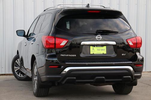 2020 Nissan Pathfinder SV