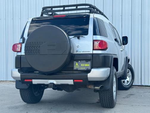 2007 Toyota FJ Cruiser Base (Retail Orders Only) (M6)