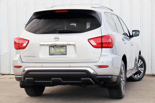 2020 Nissan Pathfinder S