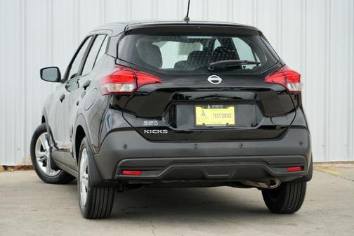 2020 Nissan Kicks S