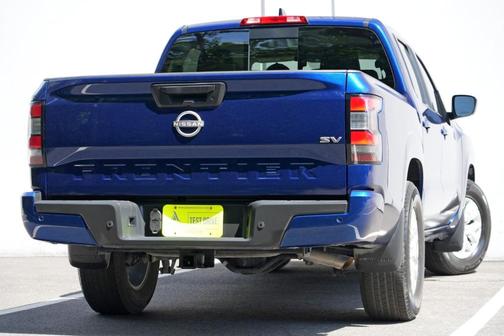 Deep Blue Pearl 2023 Nissan Frontier SV