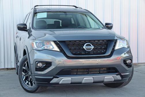 2020 Nissan Pathfinder SV