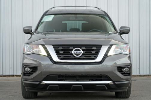 2020 Nissan Pathfinder SV