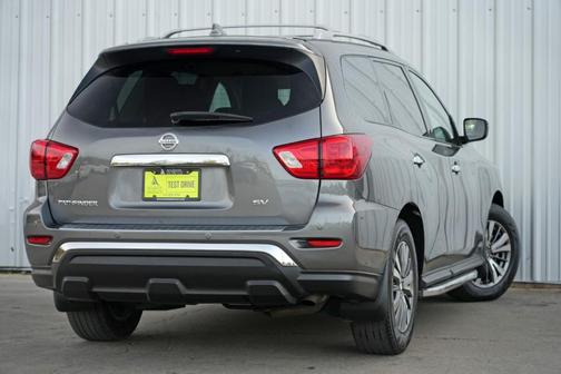 2020 Nissan Pathfinder SV