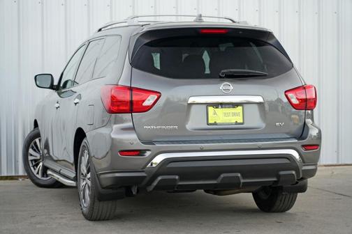 2020 Nissan Pathfinder SV
