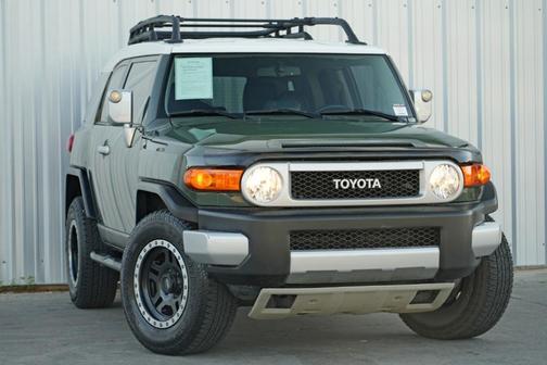 2014 Toyota FJ Cruiser Base