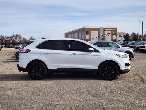 2021 Ford Edge Titanium