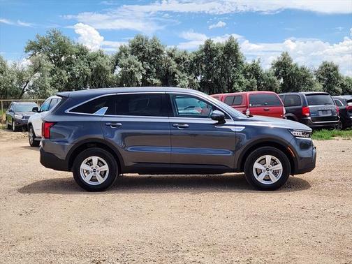 2022 Kia Sorento LX